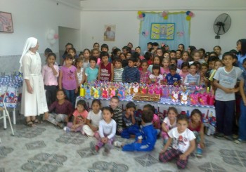 Celebrating Easter whith the children of Chaco